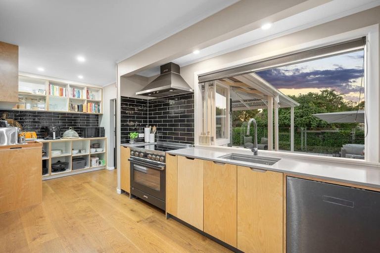 Photo of property in 47 Koraha Road, Kumeu, 0892