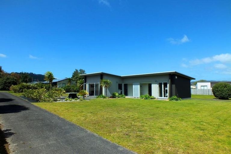 Photo of property in 113 Titoki Place, Matarangi, Whitianga, 3592