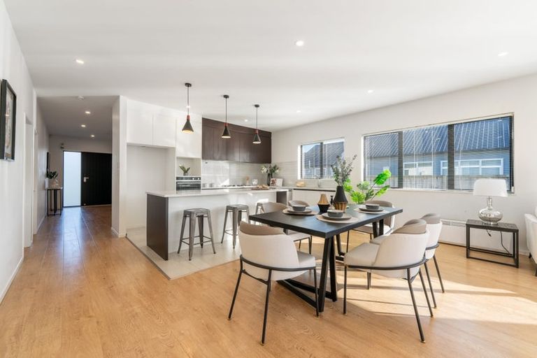 Photo of property in 6 Twin Parks Rise, Papakura, 2110