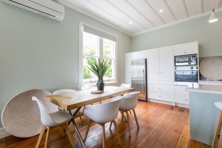 Photo of property in 5 Kowhai Road, Bluff Hill, Napier, 4110