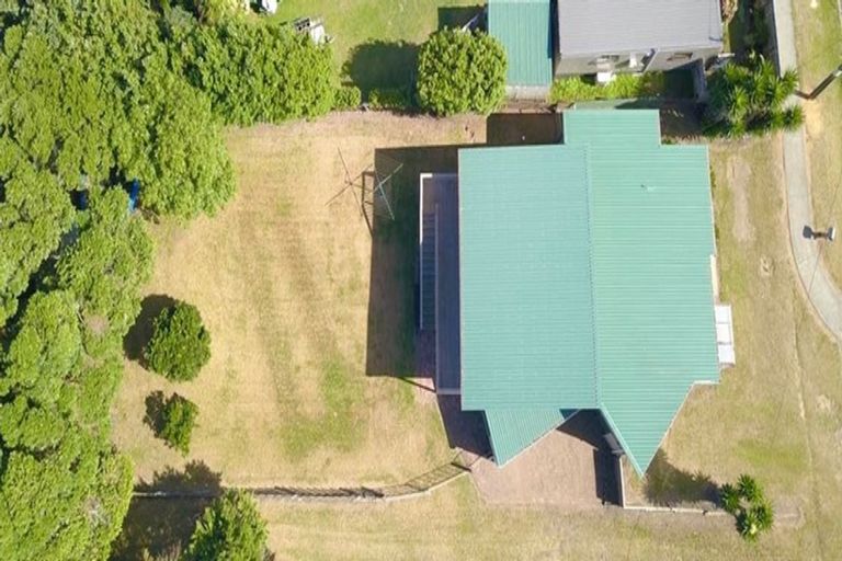 Photo of property in 4 Sea View Road, Baylys Beach, Dargaville, 0377