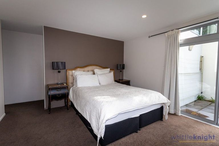 Photo of property in 2 Redcliffs View Lane, Redcliffs, Christchurch, 8081