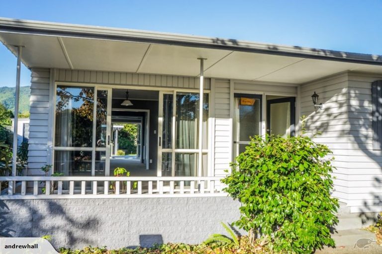Photo of property in 7 Leybourne Avenue, Waikanae, 5036