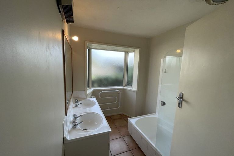 Photo of property in 3 Barlow Street, Ilam, Christchurch, 8041