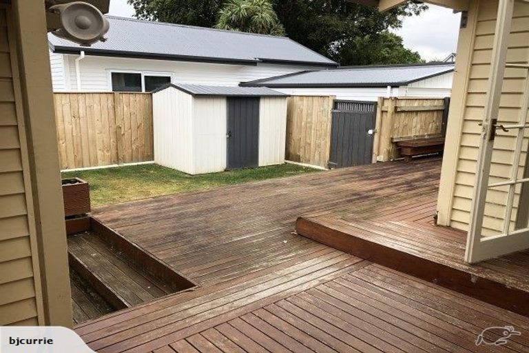 Photo of property in 19 Alan Street, Palmerston North, 4414