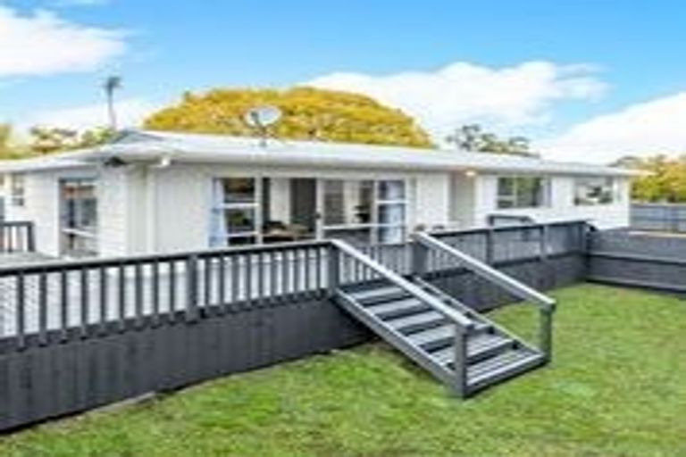 Photo of property in 14 Chantal Place, Red Hill, Papakura, 2110