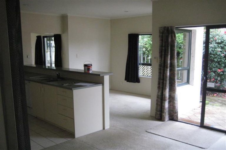 Photo of property in 27 Heathridge Place, Burswood, Auckland, 2013