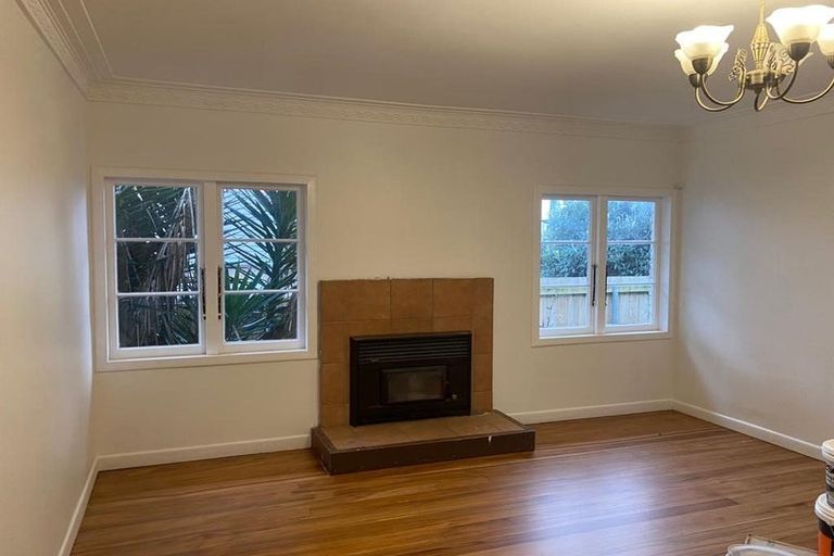 Photo of property in 10 View Road, Papakura, 2110