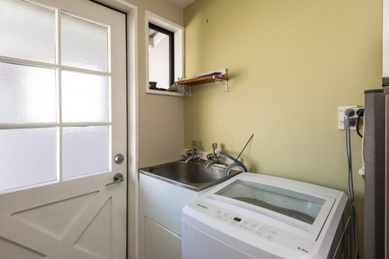 Photo of property in 2/49a Main Road, Redcliffs, Christchurch, 8081