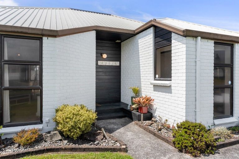 Photo of property in 105 Everitt Crescent, Whangamata, 3620