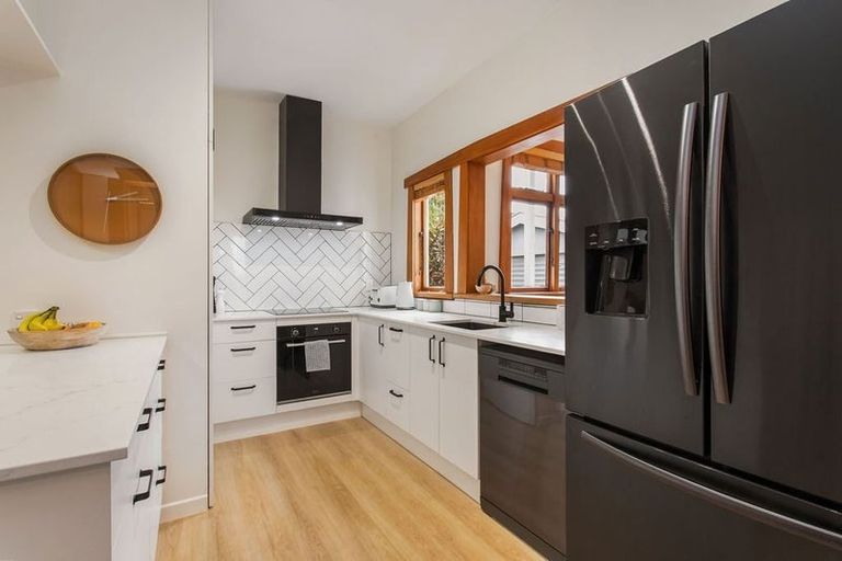 Photo of property in 32 Windermere Road, Papanui, Christchurch, 8053