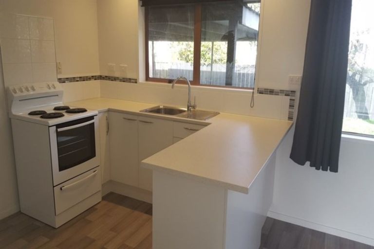 Photo of property in 2/19 Beaumaris Way, Conifer Grove, Takanini, 2112