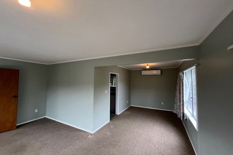 Photo of property in 11 Tralee Place, Johnsonville, Wellington, 6037