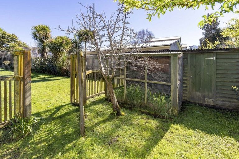 Photo of property in 5 Dale Road, Raumati South, Paraparaumu, 5032