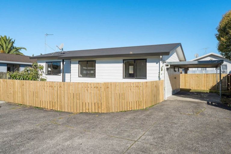 Photo of property in 1/26 Karepo Crescent, Ranui, Auckland, 0612
