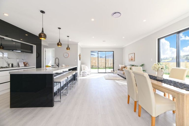 Photo of property in 5 Kate Duncan Drive, Swanson, Auckland, 0614