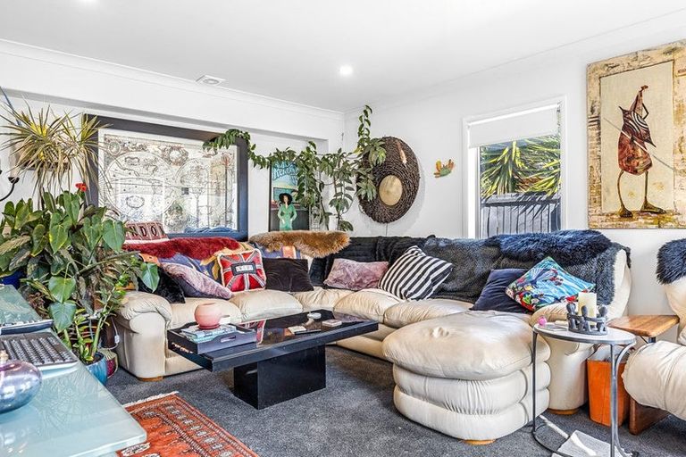 Photo of property in 20 Linkwater Way, Parklands, Christchurch, 8083