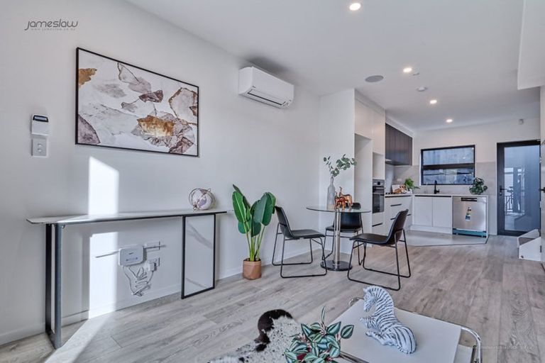 Photo of property in 12/13 Grove Lane, Pakuranga, Auckland, 2010