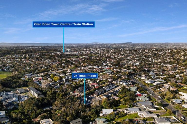 Photo of property in 27 Tokai Place, Glen Eden, 0602