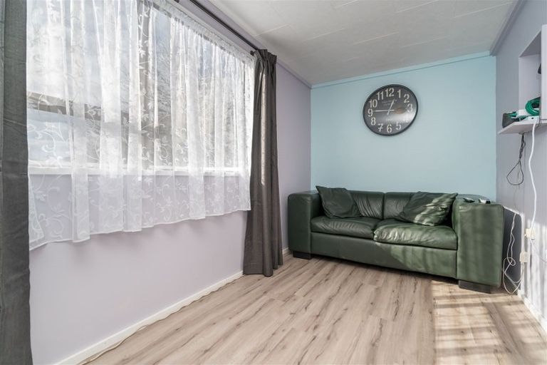 Photo of property in 8 Scott Street, Milton, 9220