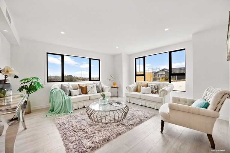 Photo of property in 7 Crows Road, Swanson, Auckland, 0614