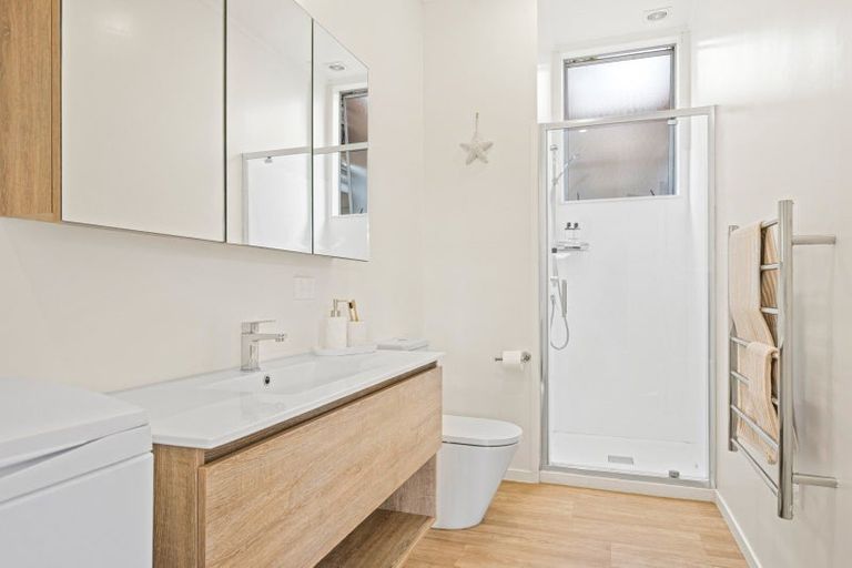 Photo of property in 19a Ruby Cove, Omaha, 0986