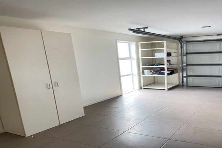 Photo of property in 90 Tiriwa Drive, Massey, Auckland, 0614