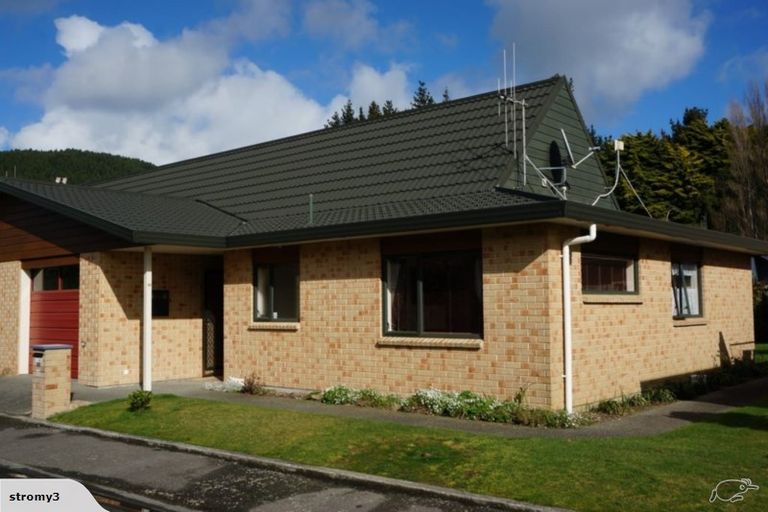 Photo of property in Redwood Village, 39/42 Main Road, Tawa, Wellington, 5028