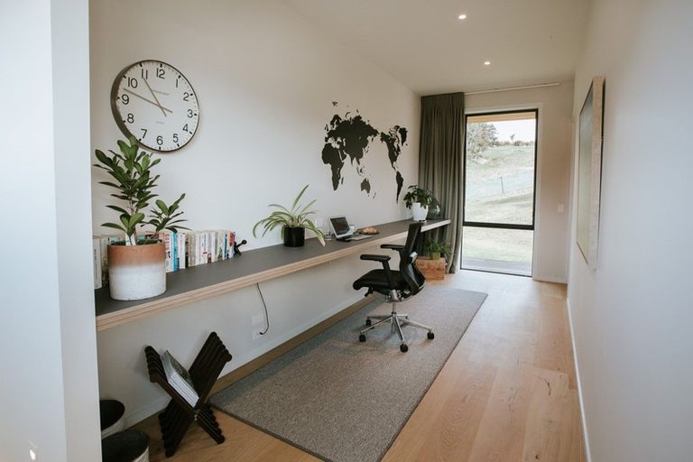 Photo of property in 8 Nokomai Street, Wanaka, 9305