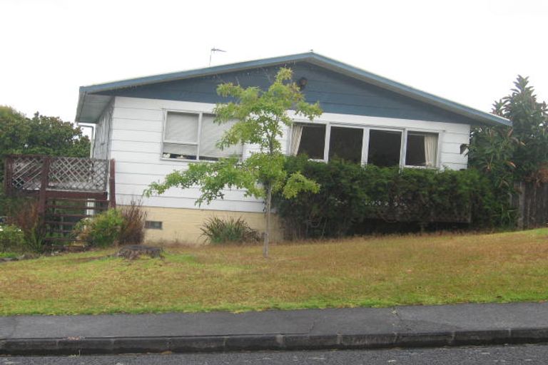 Photo of property in 10 Finn Place, Totara Vale, Auckland, 0629