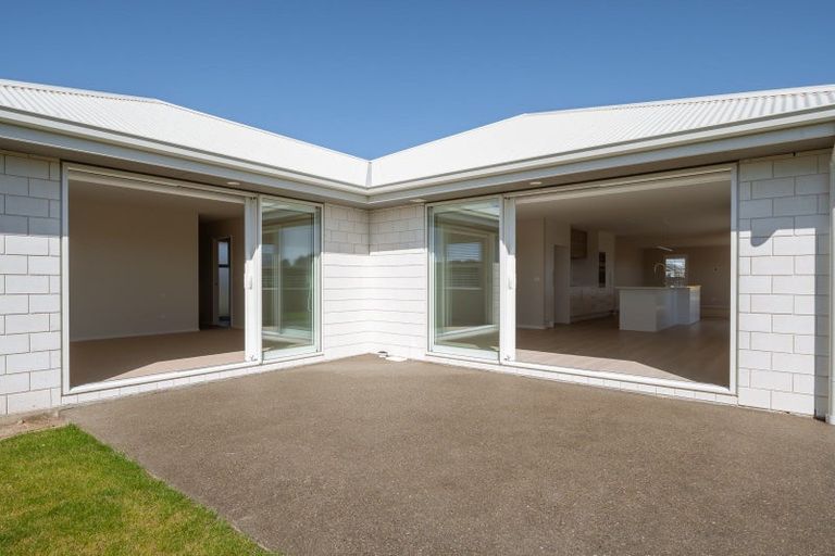 Photo of property in 14 Whitehall Drive, Springlands, Blenheim, 7201