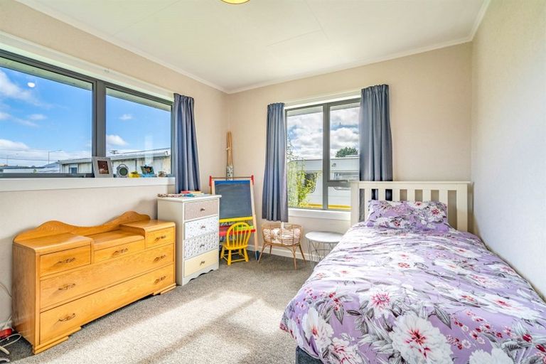 Photo of property in 246f Marine Parade, Bluff, 9814