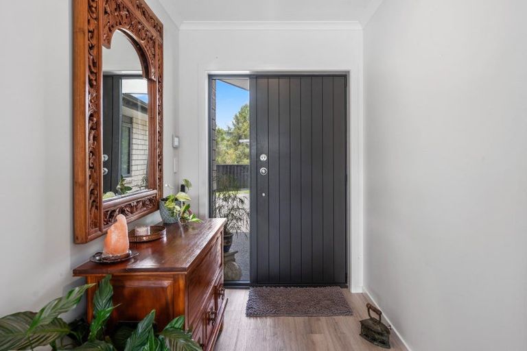 Photo of property in 8 Larches Lane, Kinloch, Taupo, 3377