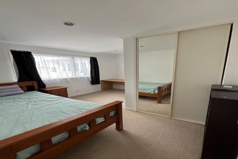 Photo of property in 8a Seine Road, Forrest Hill, Auckland, 0620