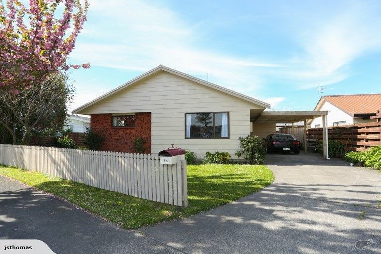 Photo of property in 44 Whiting Crescent, Greenmeadows, Napier, 4112
