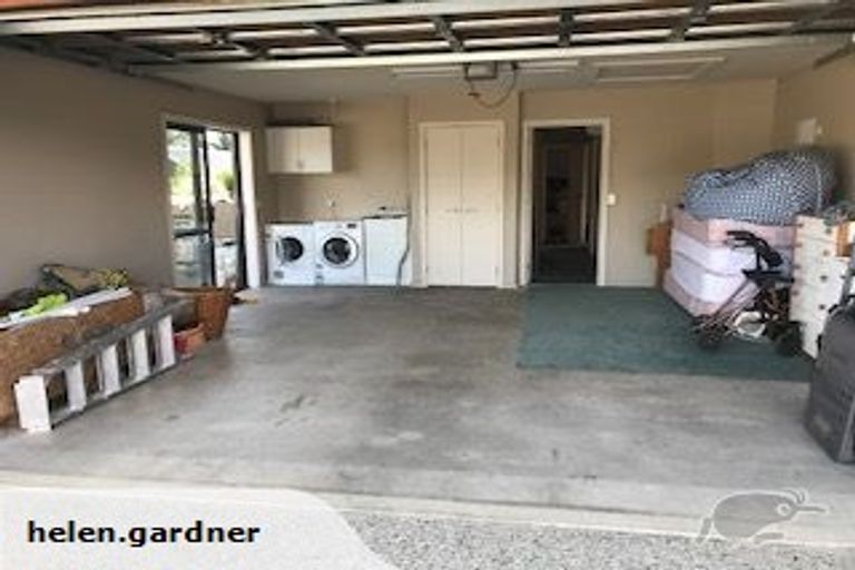 Photo of property in 15 Paradise Place, Lake Hawea, Wanaka, 9382