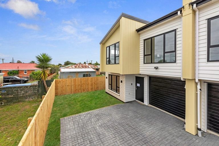 Photo of property in 70d Cargill Street, Papakura, 2110