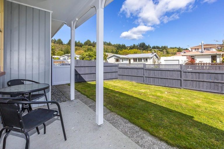 Photo of property in 62 Hillside Drive, Maoribank, Upper Hutt, 5018