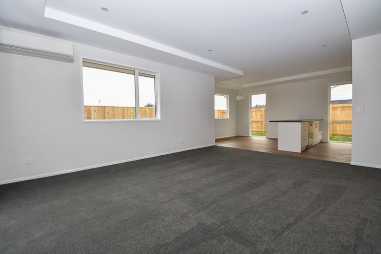 Photo of property in 14 Kakariki Crescent, Carterton, 5713