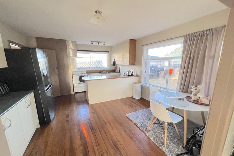 Photo of property in 4 Oriana Crescent, Hornby, Christchurch, 8042