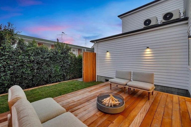 Photo of property in 414b Beach Road, Mairangi Bay, Auckland, 0630