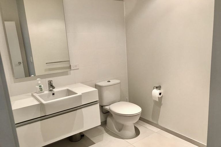 Photo of property in 22 Liardet Apartments, 22 Liardet Street, New Plymouth, 4310