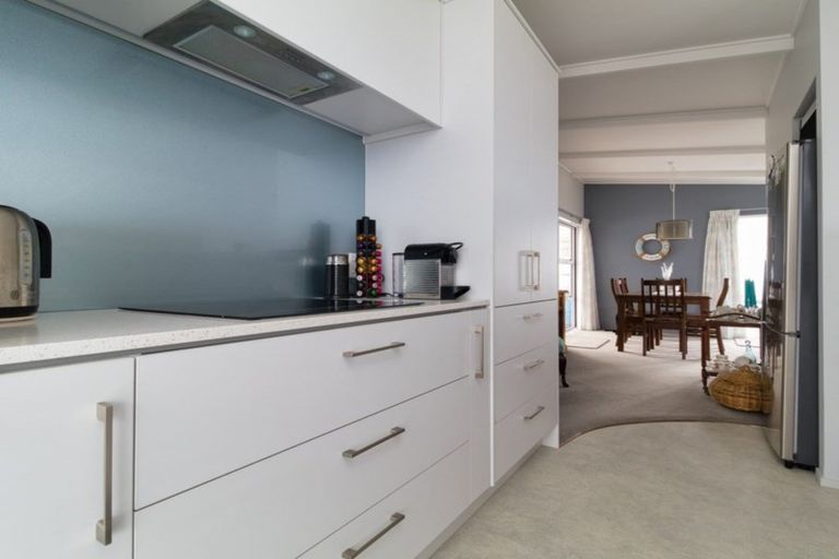 Photo of property in 111 North Shore Road, Eskdale, Napier, 4182