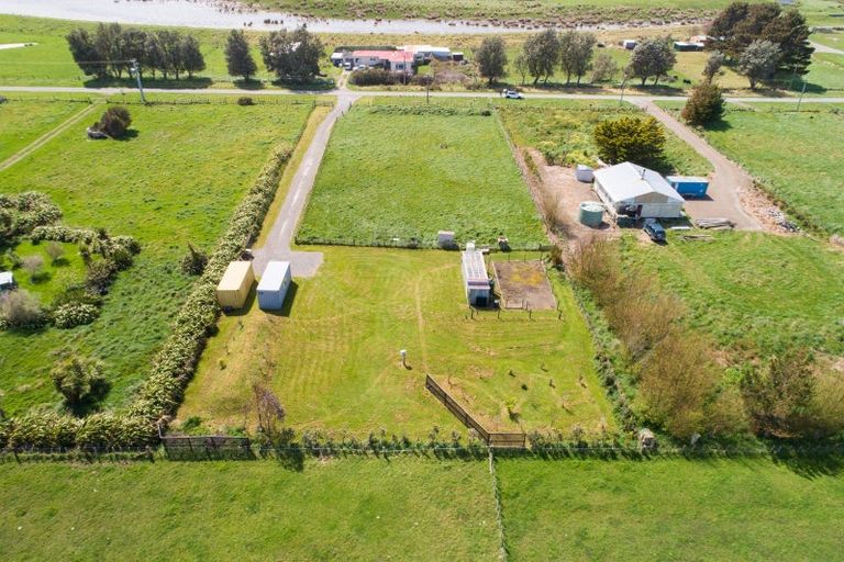 Photo of property in 46 Nuku Street, Tangimoana, 4822