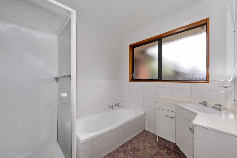 Photo of property in 30 Jennifer Street, Bryndwr, Christchurch, 8053