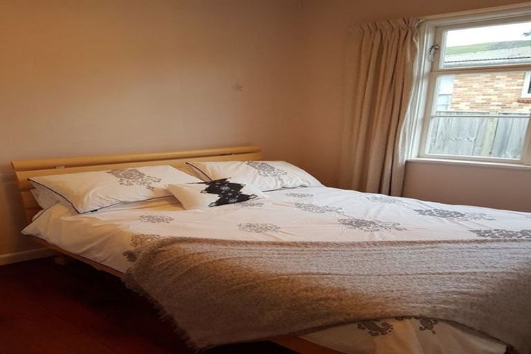 Photo of property in 25 Mountain Road, Mount Wellington, Auckland, 1072