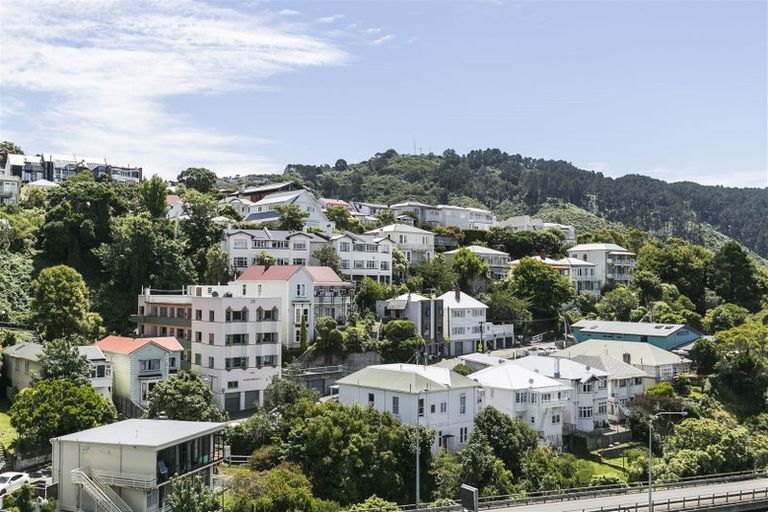 Photo of property in Atrium Towers, 8h/154 The Terrace, Wellington Central, Wellington, 6011