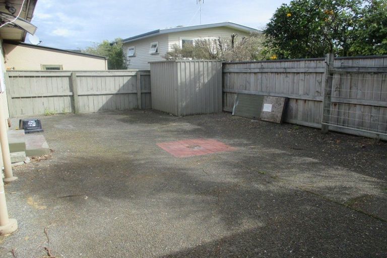 Photo of property in 1 Luton Street, Hokowhitu, Palmerston North, 4410