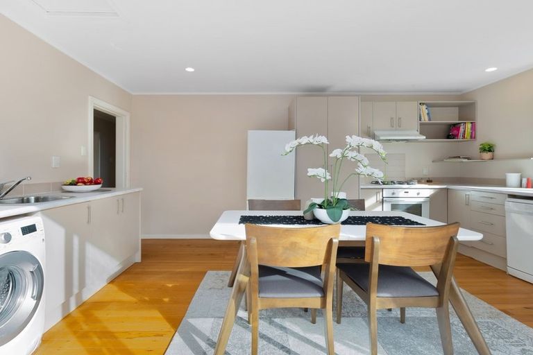 Photo of property in 35 Philomel Crescent, Bayswater, Auckland, 0622