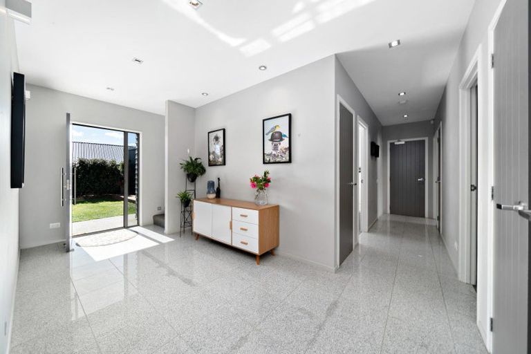 Photo of property in 9 Bridesdale Drive, Lake Hayes, Queenstown, 9304